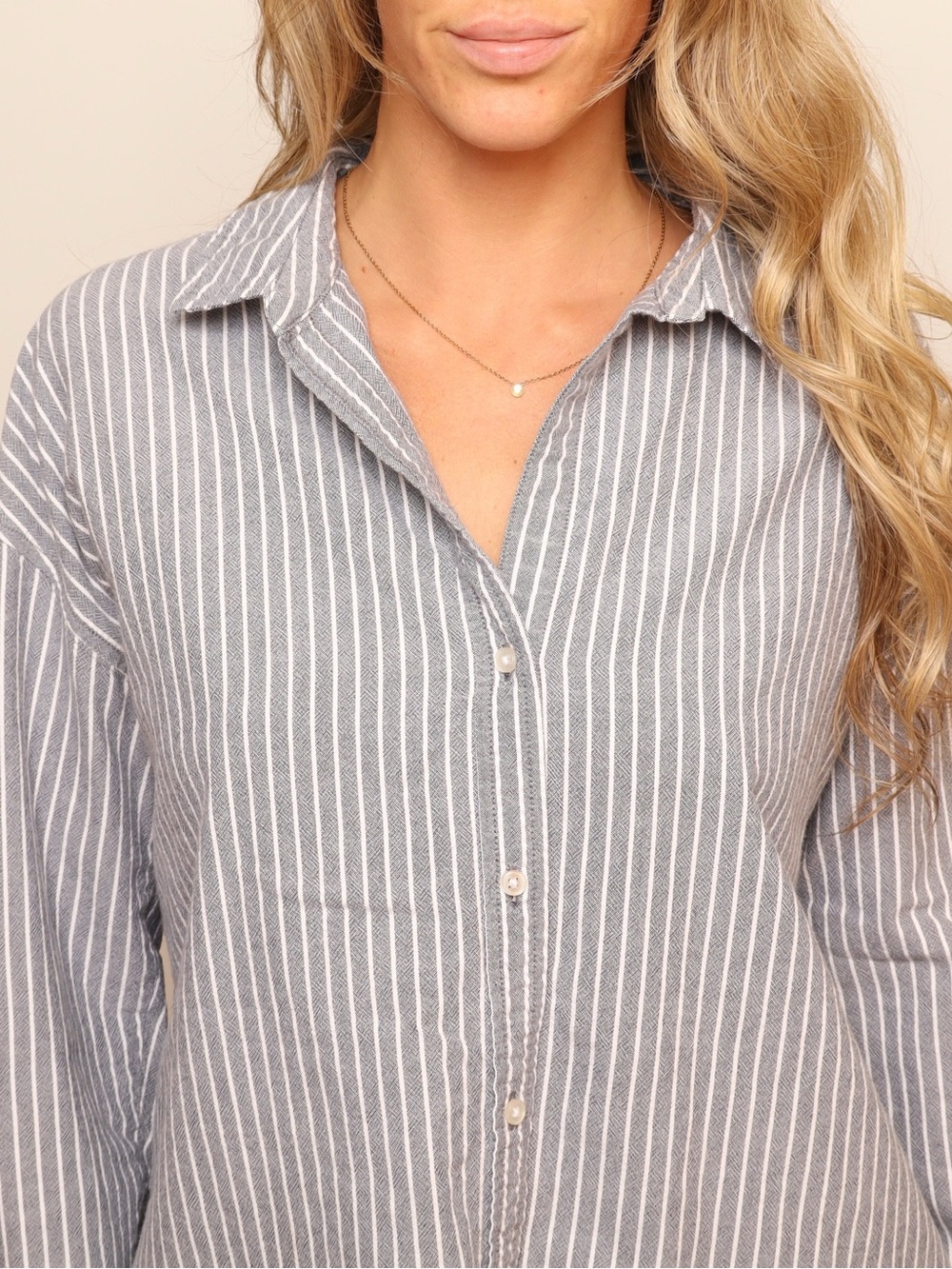 Beachlunchlounge Striped Button-Up Shirt in Light Grey and White - Picture 2 of 3